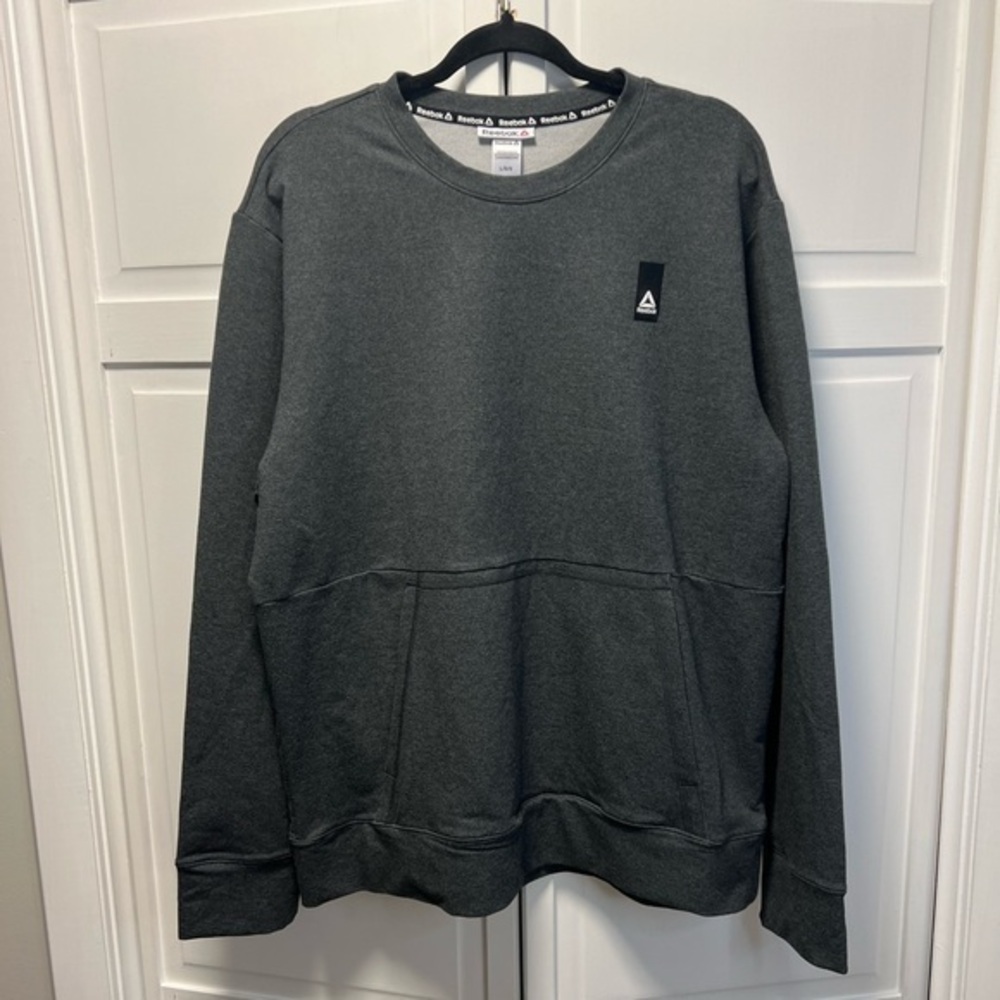NWOT Reebok Men’s Fundamental Crewneck Sweatshirt Size Men’s Large Color Gray